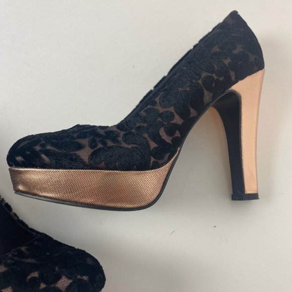 Call It Spring Women's Black Faux Suede Rose Gold Heels Size 6 - Picture 2 of 7